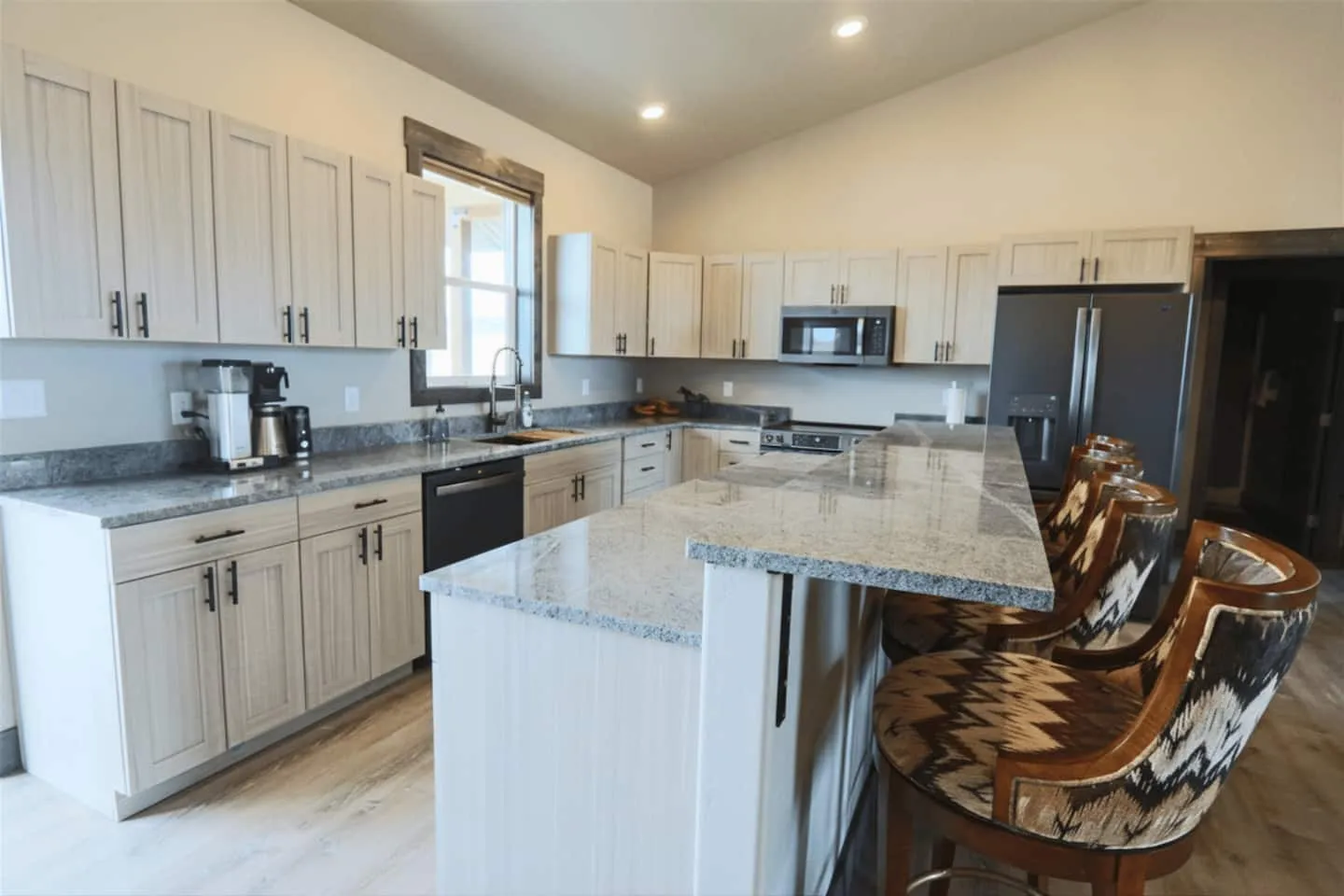 Madison Valley Vista, Ennis, Montana: photo 4 of 14