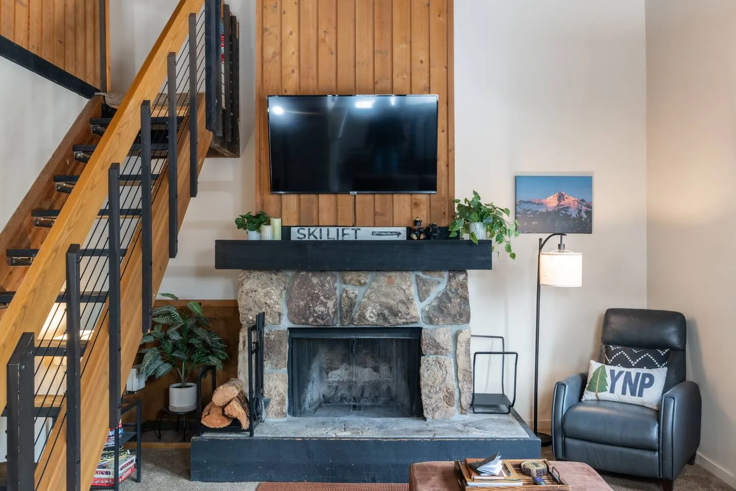 The Bear Den, Big Sky, Montana: photo 12 of 26